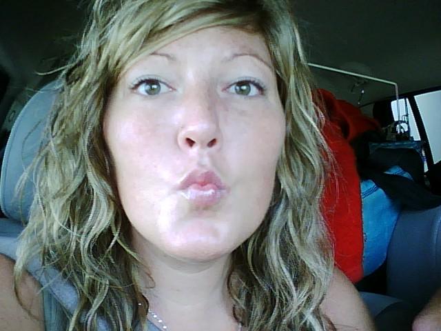 Name:  smooches.jpg
Views: 533
Size:  50.4 KB